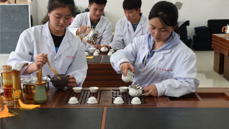 小儿推拿穴位入门：图解与基础手法解析**