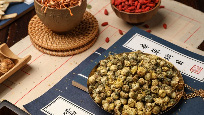 在选择艾灸馆时，要警惕以下误区：